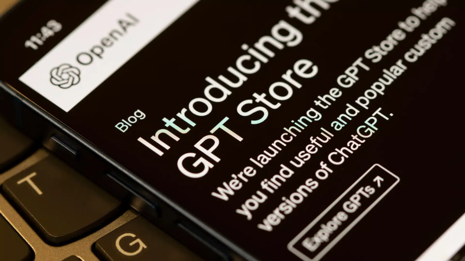 How to build a custom GPT for business (that your team actually uses)